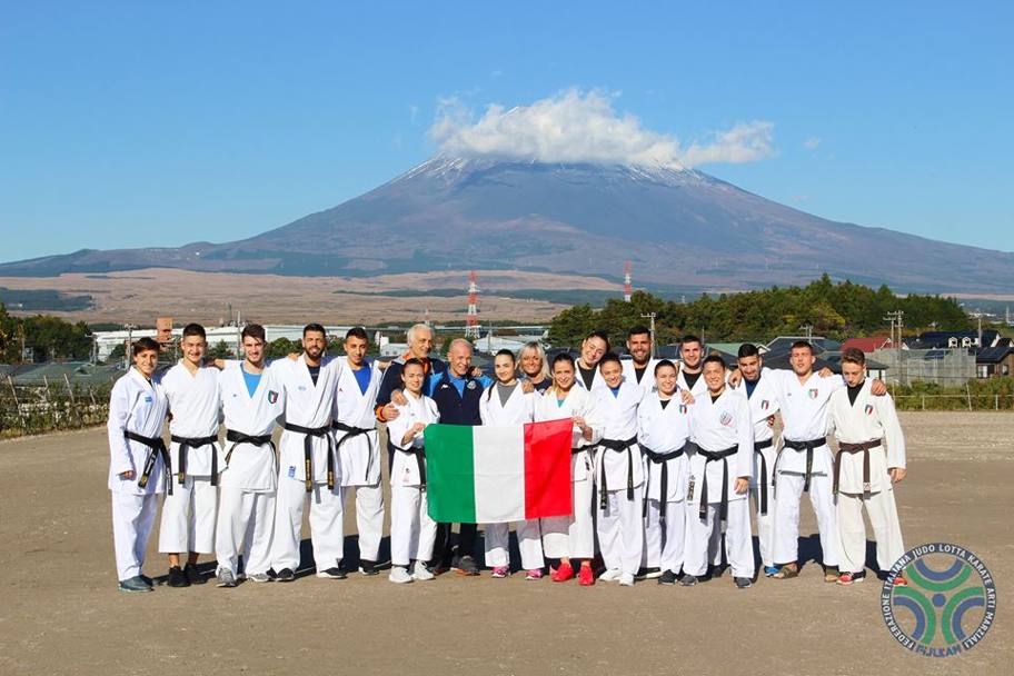 La Nazionale italiana in Giappone ai piedi del Monte Fuji